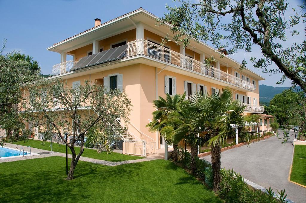 Hotel Panoramica Salò Exteriör bild